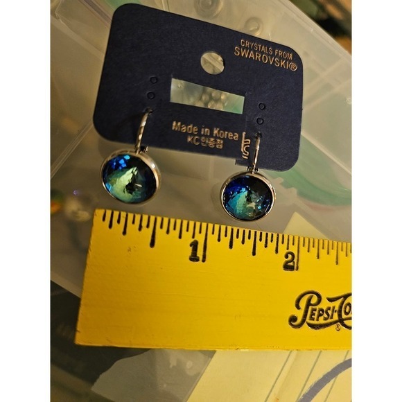 Swarovski Crystal Round Royal NWT!  Blue Earrings. Wedding. Leverback NO STAMP! - Picture 3 of 6